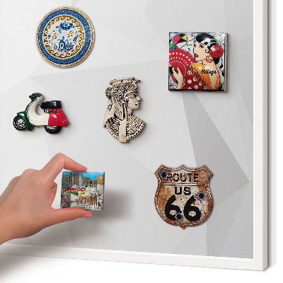 Wand-Magnettafel für Reisesouvenirs mit weißem Rahmen Weiße Geometrie