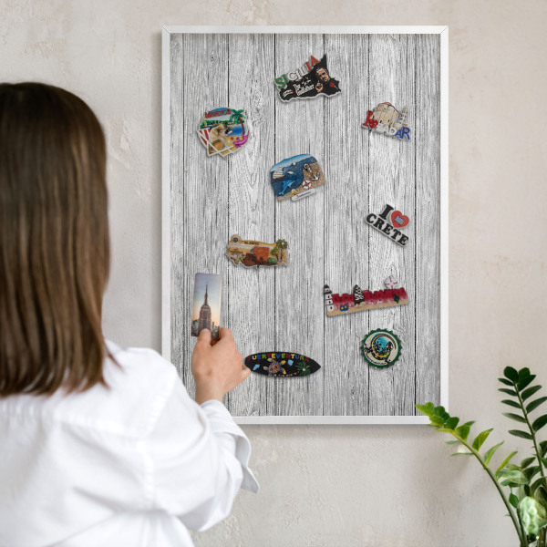 Wand-Magnettafel für Reisesouvenirs mit weißem Rahmen Holzstruktur