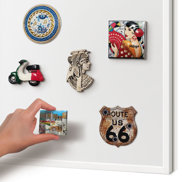 Magnettafel aus Metall für Souvenirs in weißem Rahmen Reinweiß