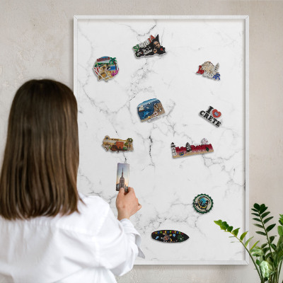 Wand-Magnettafel für Reisesouvenirs mit weißem Rahmen Marmormuster