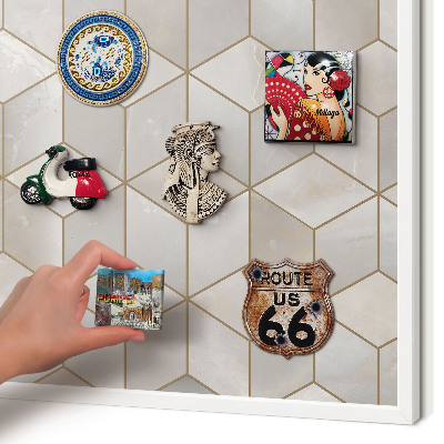 Magnettafel aus Metall für Souvenirs in weißem Rahmen Kubischer Hintergrund