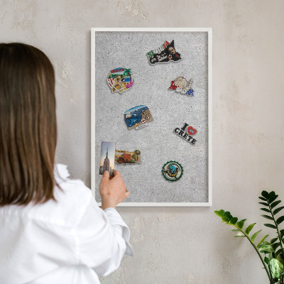 Wand-Magnettafel für Reisesouvenirs mit weißem Rahmen Graue Textur