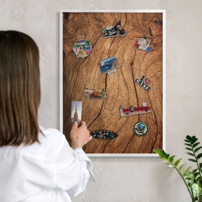 Wand-Magnettafel für Reisesouvenirs mit weißem Rahmen Holzmaserung