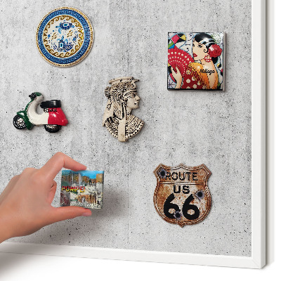 Magnettafel aus Metall für Souvenirs in weißem Rahmen Graue Textur