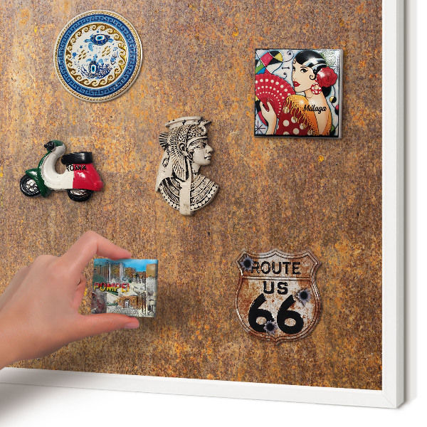 Magnettafel aus Metall für Souvenirs in weißem Rahmen Rostige Eleganz
