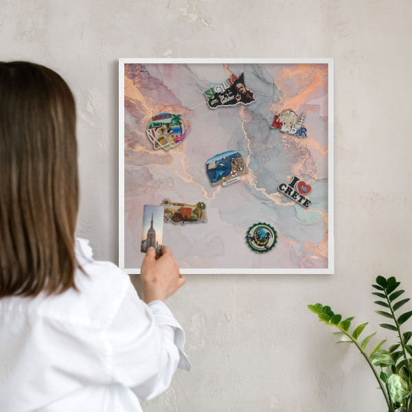 Wand-Magnettafel für Reisesouvenirs mit weißem Rahmen Farbenfrohe Abstraktion
