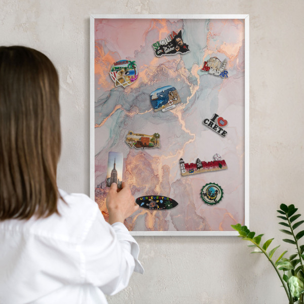 Wand-Magnettafel für Reisesouvenirs mit weißem Rahmen Farbenfrohe Abstraktion
