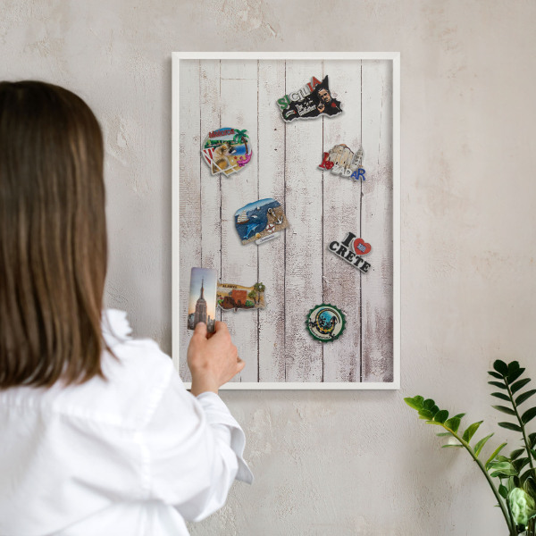 Wand-Magnettafel für Reisesouvenirs mit weißem Rahmen Helles Holz