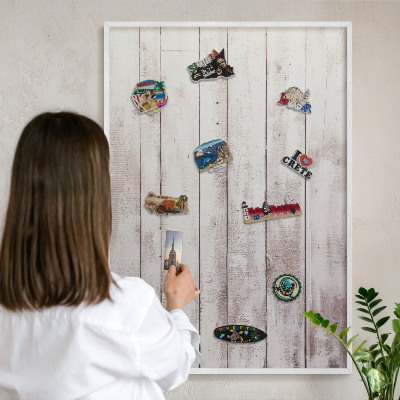 Wand-Magnettafel für Reisesouvenirs mit weißem Rahmen Helles Holz