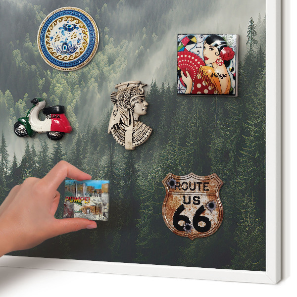 Wand-Magnettafel für Reisesouvenirs mit weißem Rahmen Grüne Berge