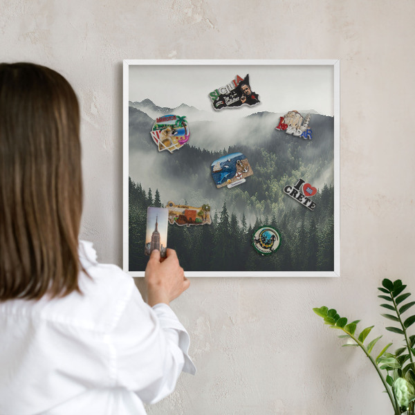 Wand-Magnettafel für Reisesouvenirs mit weißem Rahmen Grüne Berge