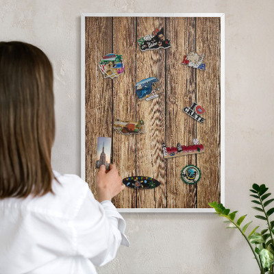 Wand-Magnettafel für Reisesouvenirs mit weißem Rahmen Holzstruktur