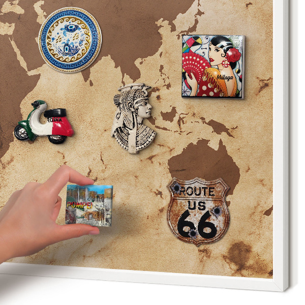 Magnettafel aus Metall für Souvenirs in weißem Rahmen Weltkarte