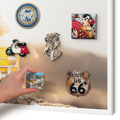 Magnettafel aus Metall für Souvenirs in weißem Rahmen Retro-Reisen