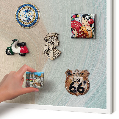 Magnettafel aus Metall für Souvenirs in weißem Rahmen Pastellwirbel