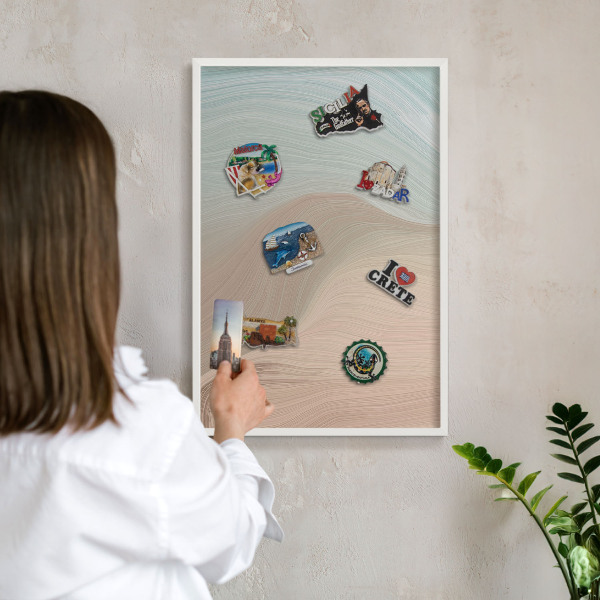 Magnettafel aus Metall für Souvenirs in weißem Rahmen Pastellwirbel