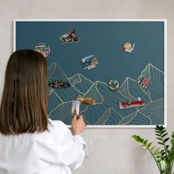 Wand-Magnettafel für Reisesouvenirs mit weißem Rahmen Minimalismus in den Bergen