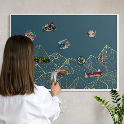 Wand-Magnettafel für Reisesouvenirs mit weißem Rahmen Minimalismus in den Bergen