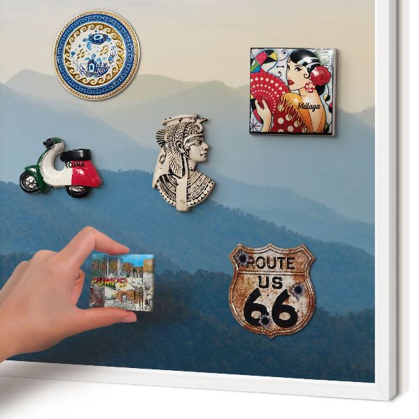Magnettafel aus Metall für Souvenirs in weißem Rahmen Bergblick
