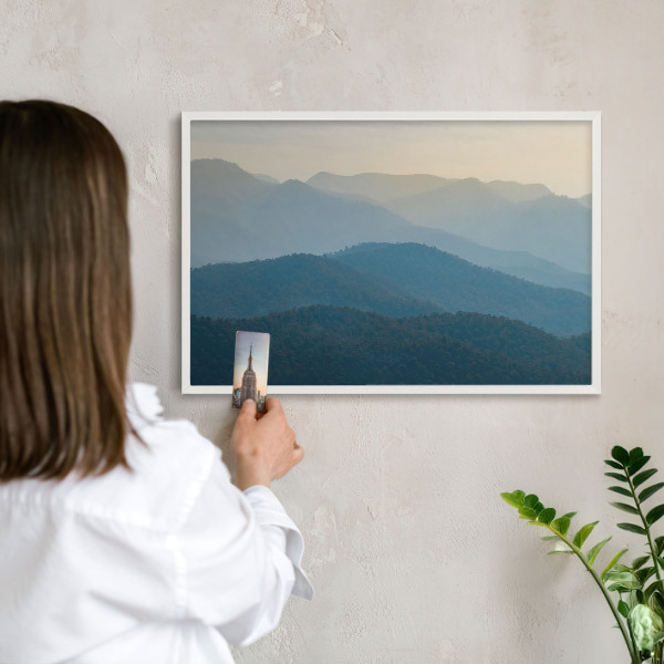 Magnettafel aus Metall für Souvenirs in weißem Rahmen Bergblick