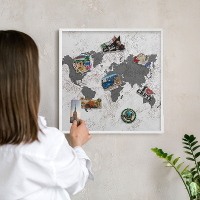 Magnettafel aus Metall für Souvenirs in weißem Rahmen Weltkarte