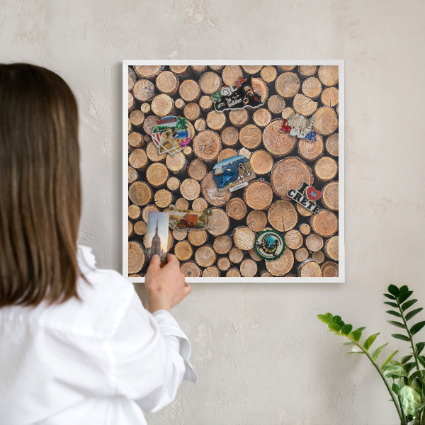 Wand-Magnettafel für Reisesouvenirs mit weißem Rahmen Holzkreise