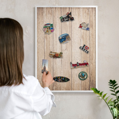 Wand-Magnettafel für Reisesouvenirs mit weißem Rahmen Holzbretter