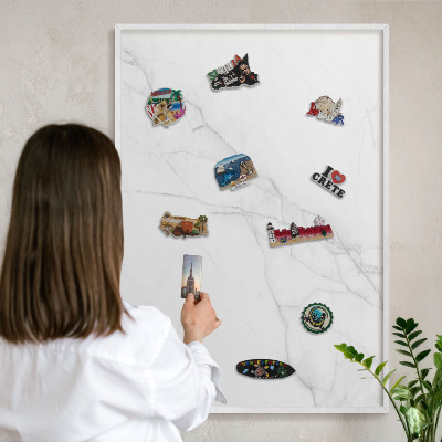 Wand-Magnettafel für Reisesouvenirs mit weißem Rahmen Marmormuster