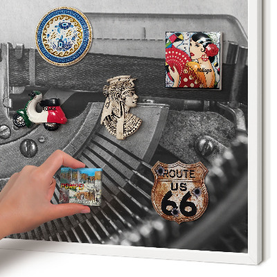 Wand-Magnettafel für Reisesouvenirs mit weißem Rahmen Vintage-Maschine