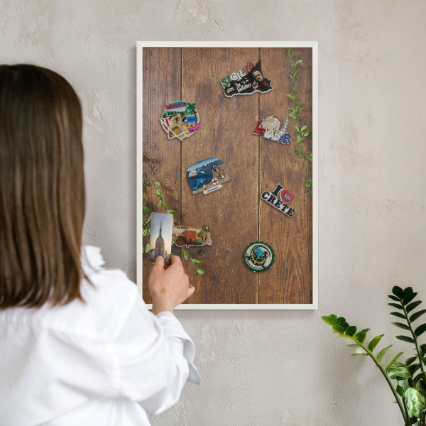 Wand-Magnettafel für Reisesouvenirs mit weißem Rahmen Holznatur