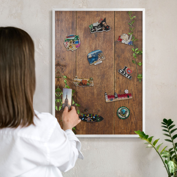 Wand-Magnettafel für Reisesouvenirs mit weißem Rahmen Holznatur