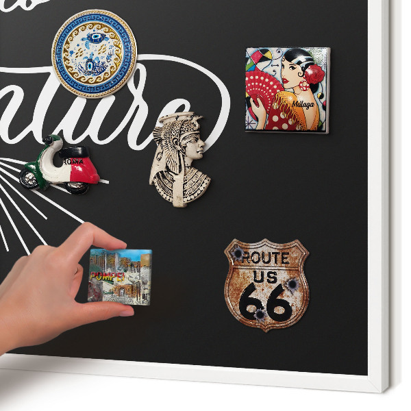 Wand-Magnettafel für Reisesouvenirs mit weißem Rahmen Abenteuerzeit