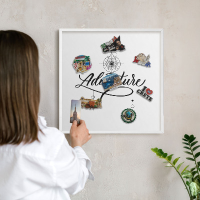Magnettafel aus Metall für Souvenirs in weißem Rahmen Typografisches Abenteuer