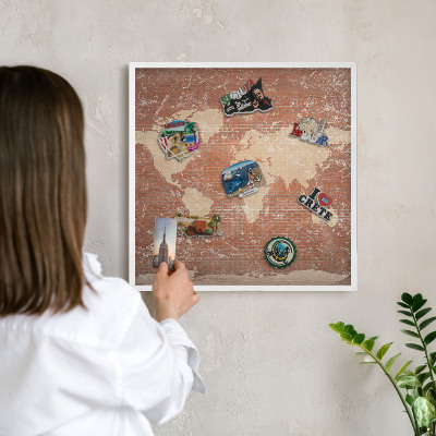 Wand-Magnettafel für Reisesouvenirs mit weißem Rahmen Brick-Karte