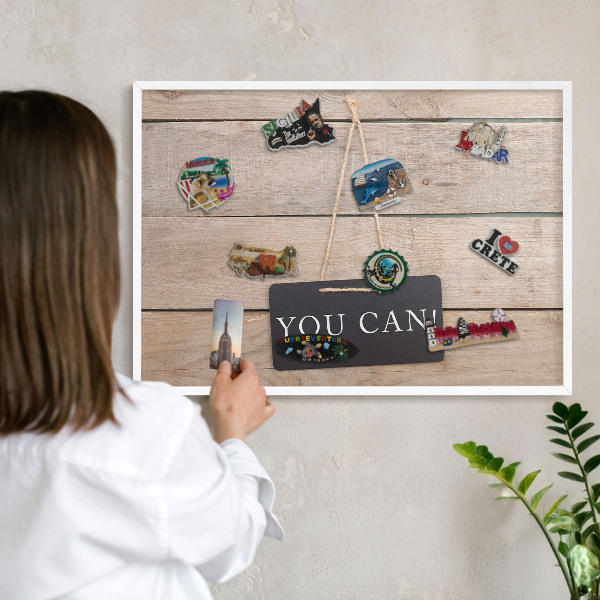 Magnettafel aus Metall für Souvenirs in weißem Rahmen Motivation jeden Tag