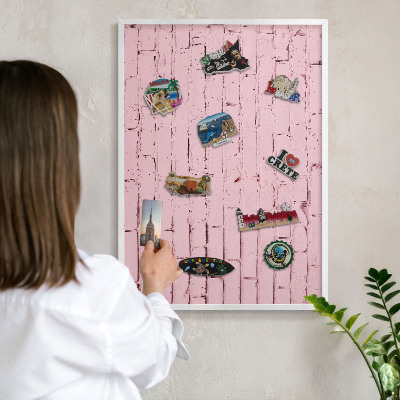 Wand-Magnettafel für Reisesouvenirs mit weißem Rahmen Rosa Ziegelstein