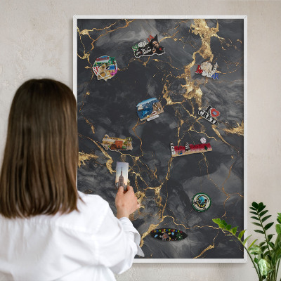 Magnettafel aus Metall für Souvenirs in weißem Rahmen Zarte Adern