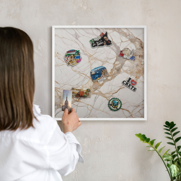 Wand-Magnettafel für Reisesouvenirs mit weißem Rahmen Marmor-Eleganz