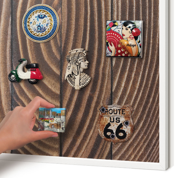 Wand-Magnettafel für Reisesouvenirs mit weißem Rahmen Holzkonstruktion