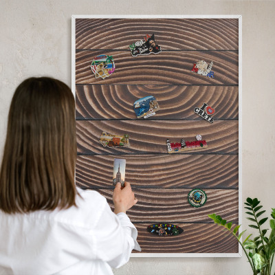 Wand-Magnettafel für Reisesouvenirs mit weißem Rahmen Holzkonstruktion