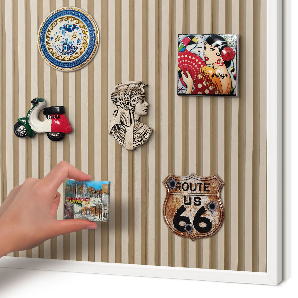 Wand-Magnettafel für Reisesouvenirs mit weißem Rahmen Holzlatten