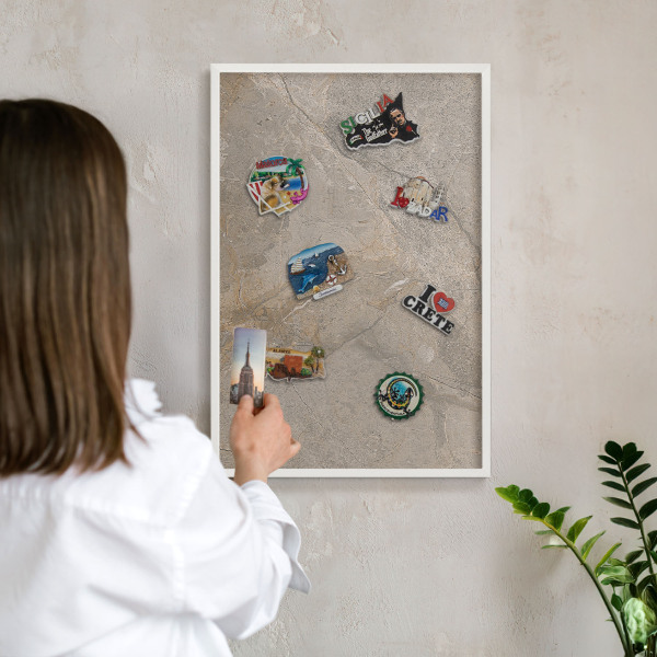 Magnettafel aus Metall für Souvenirs in weißem Rahmen Beige Stein