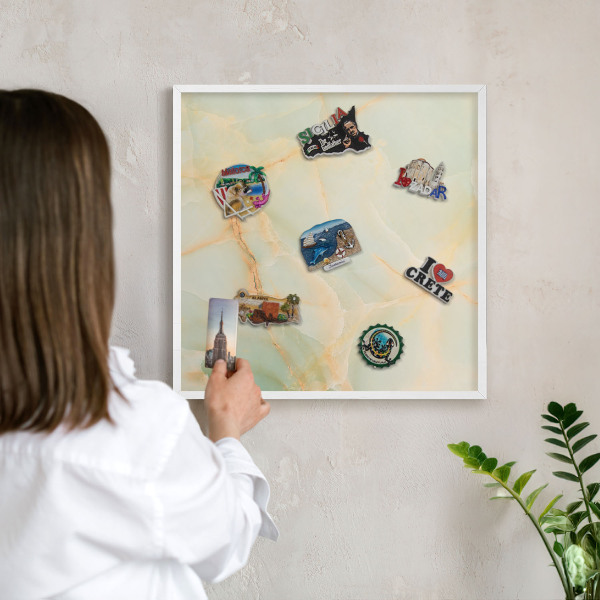 Magnettafel aus Metall für Souvenirs in weißem Rahmen Marmor-Eleganz