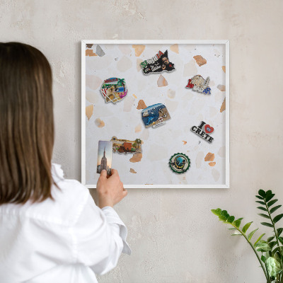 Magnettafel aus Metall für Souvenirs in weißem Rahmen Warmes Mosaik