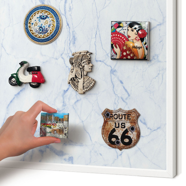 Magnettafel aus Metall für Souvenirs in weißem Rahmen Marmordesign