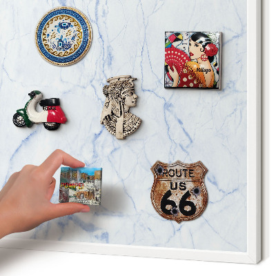 Magnettafel aus Metall für Souvenirs in weißem Rahmen Marmordesign