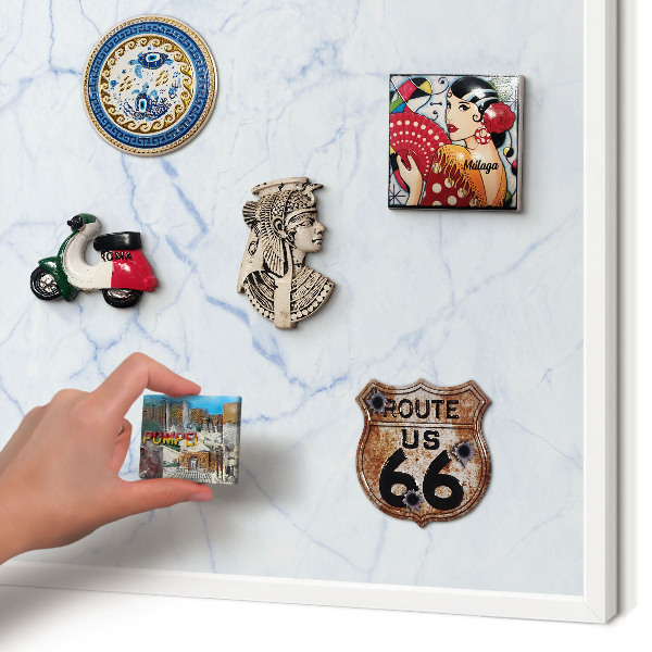Magnettafel aus Metall für Souvenirs in weißem Rahmen Marmordesign