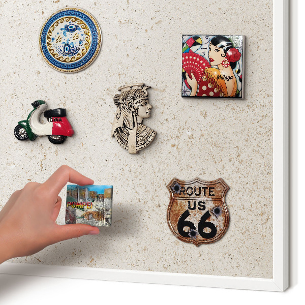 Wand-Magnettafel für Reisesouvenirs mit weißem Rahmen Zarter Hintergrund