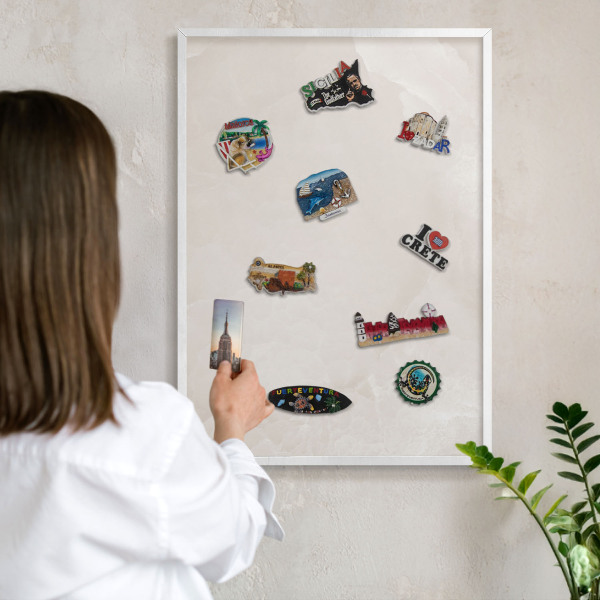 Wand-Magnettafel für Reisesouvenirs mit weißem Rahmen Cremige Textur