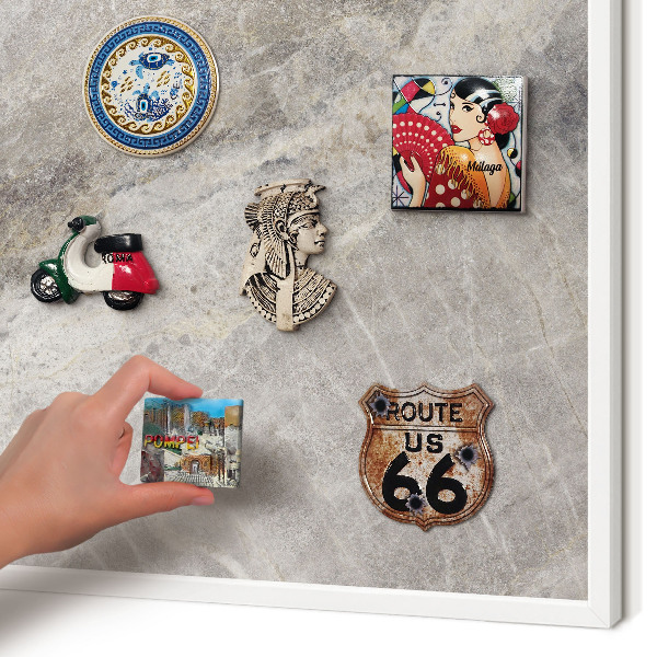 Magnettafel aus Metall für Souvenirs in weißem Rahmen Steintextur